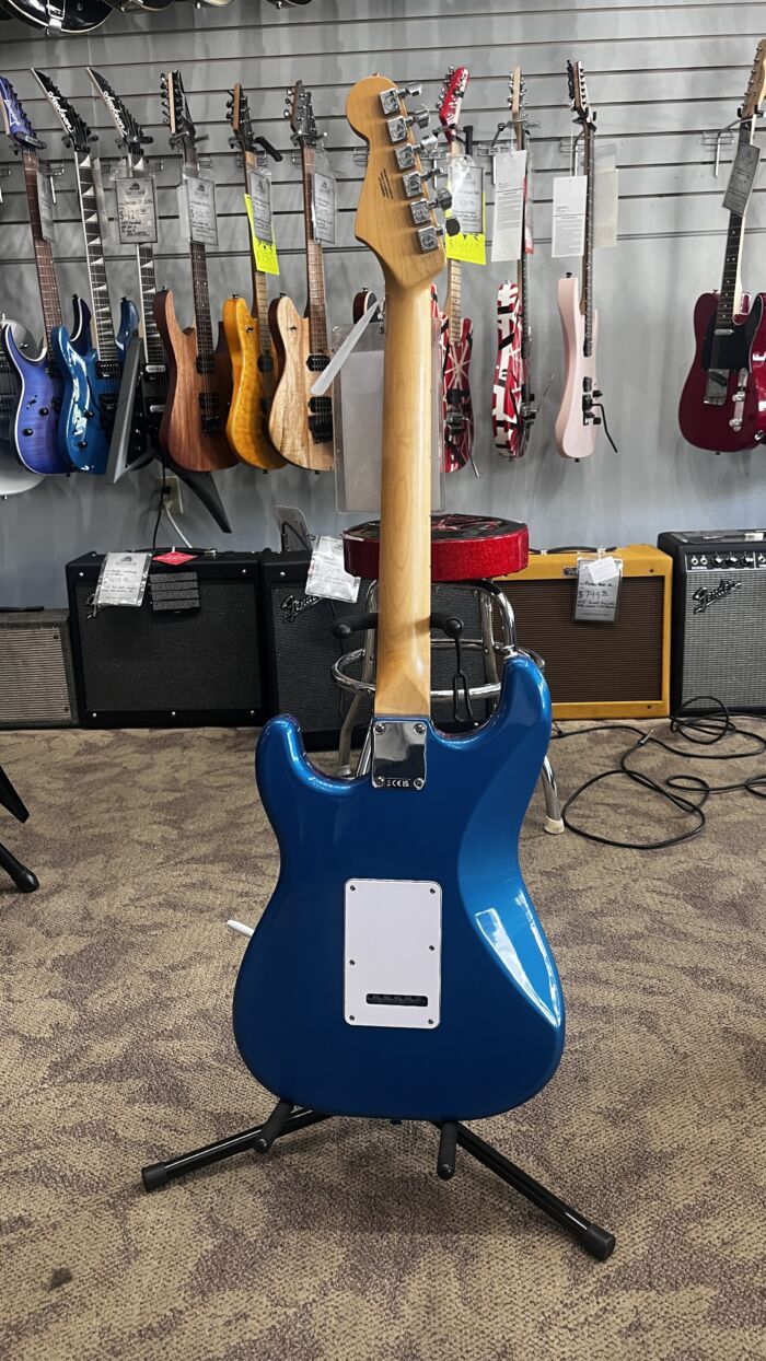 Fender Standard Stratocaster ® - Image 18