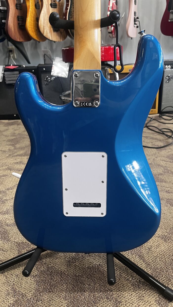 Fender Standard Stratocaster ® - Image 19