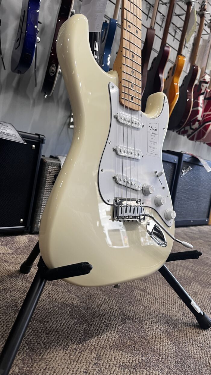 Fender Standard Stratocaster ® - Image 4