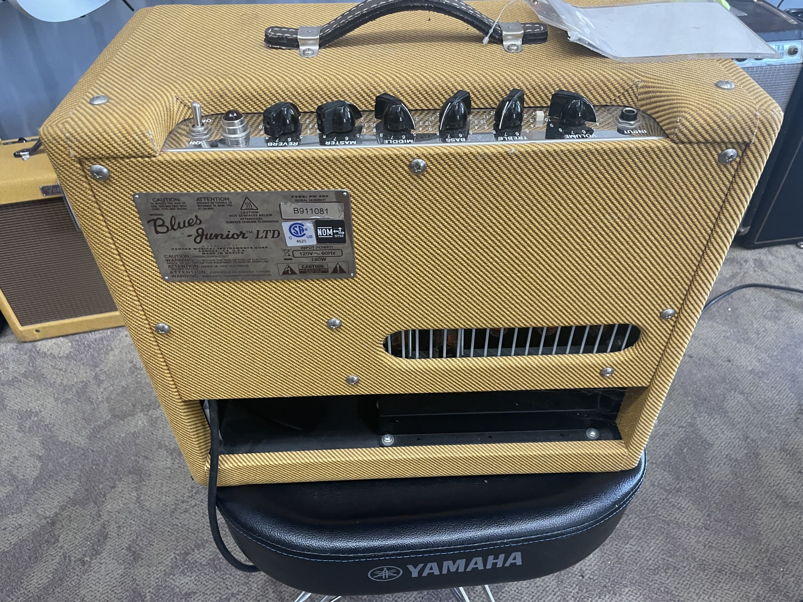 USED - Fender Blues Junior Lacquered Tweed 15-Watt 1x12" Guitar Combo 2016-Present - Lacquered Tweed - Image 3
