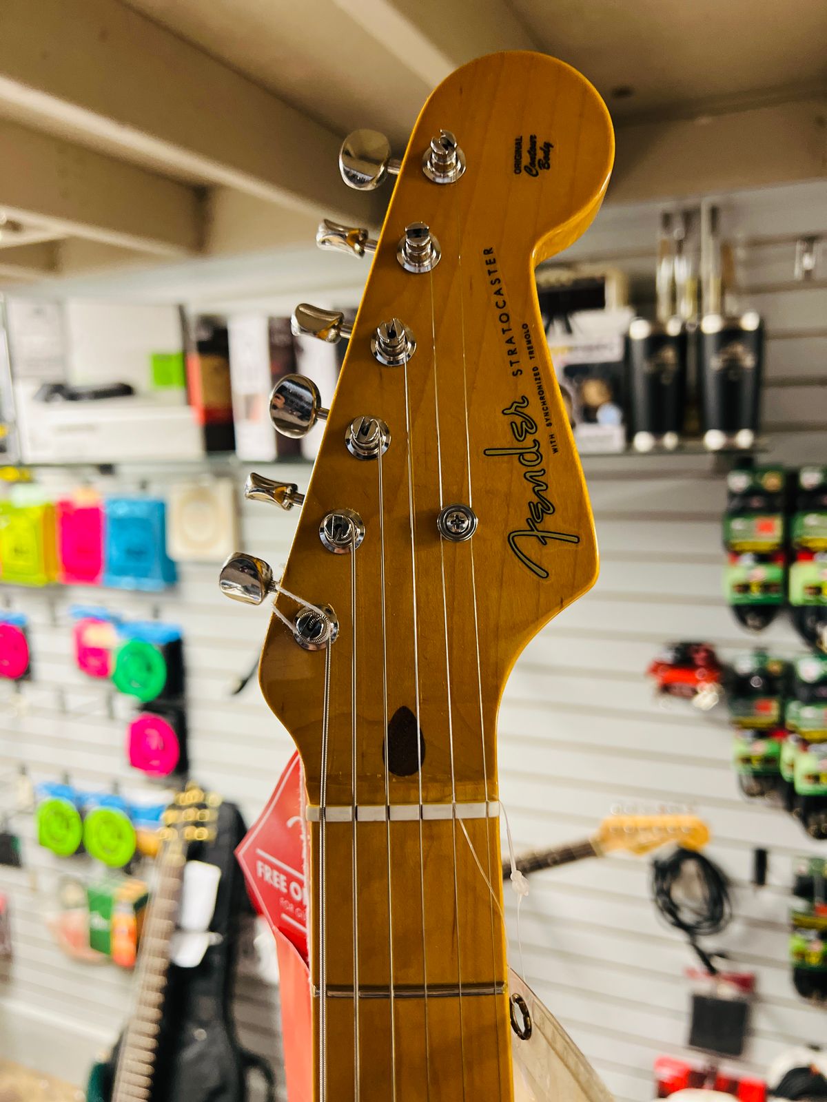 Fender 70th Anniversary American VIntage II '54 Stratocaster 2024-Present - 2-Color Sunburst - Image 4