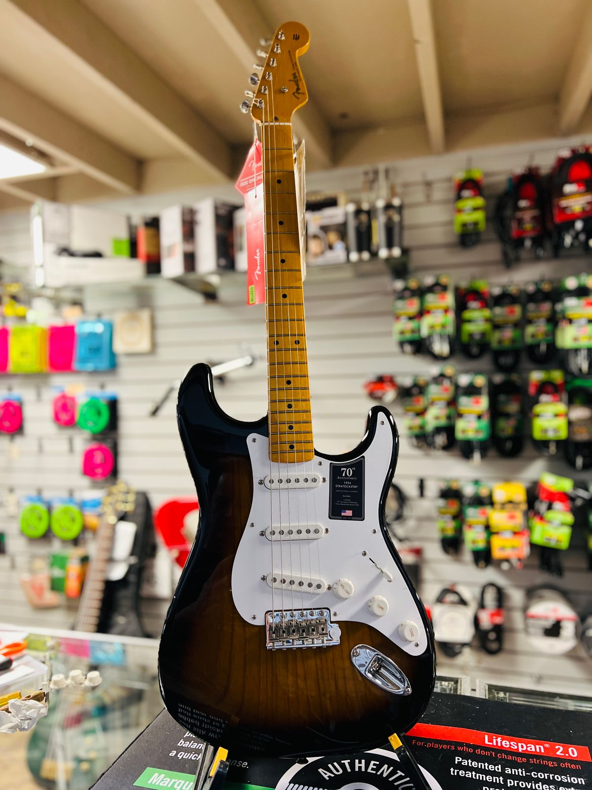 Fender 70th Anniversary American VIntage II '54 Stratocaster 2024-Present - 2-Color Sunburst
