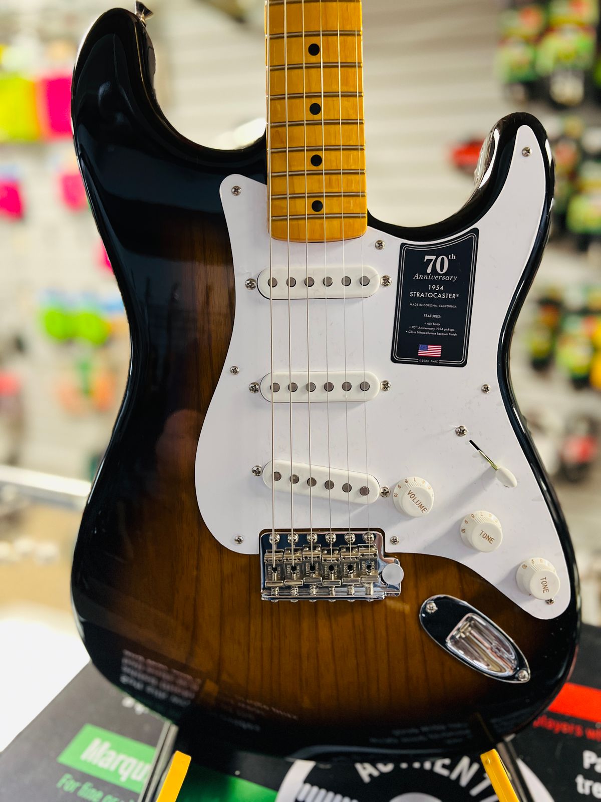 Fender 70th Anniversary American VIntage II '54 Stratocaster 2024-Present - 2-Color Sunburst - Image 3
