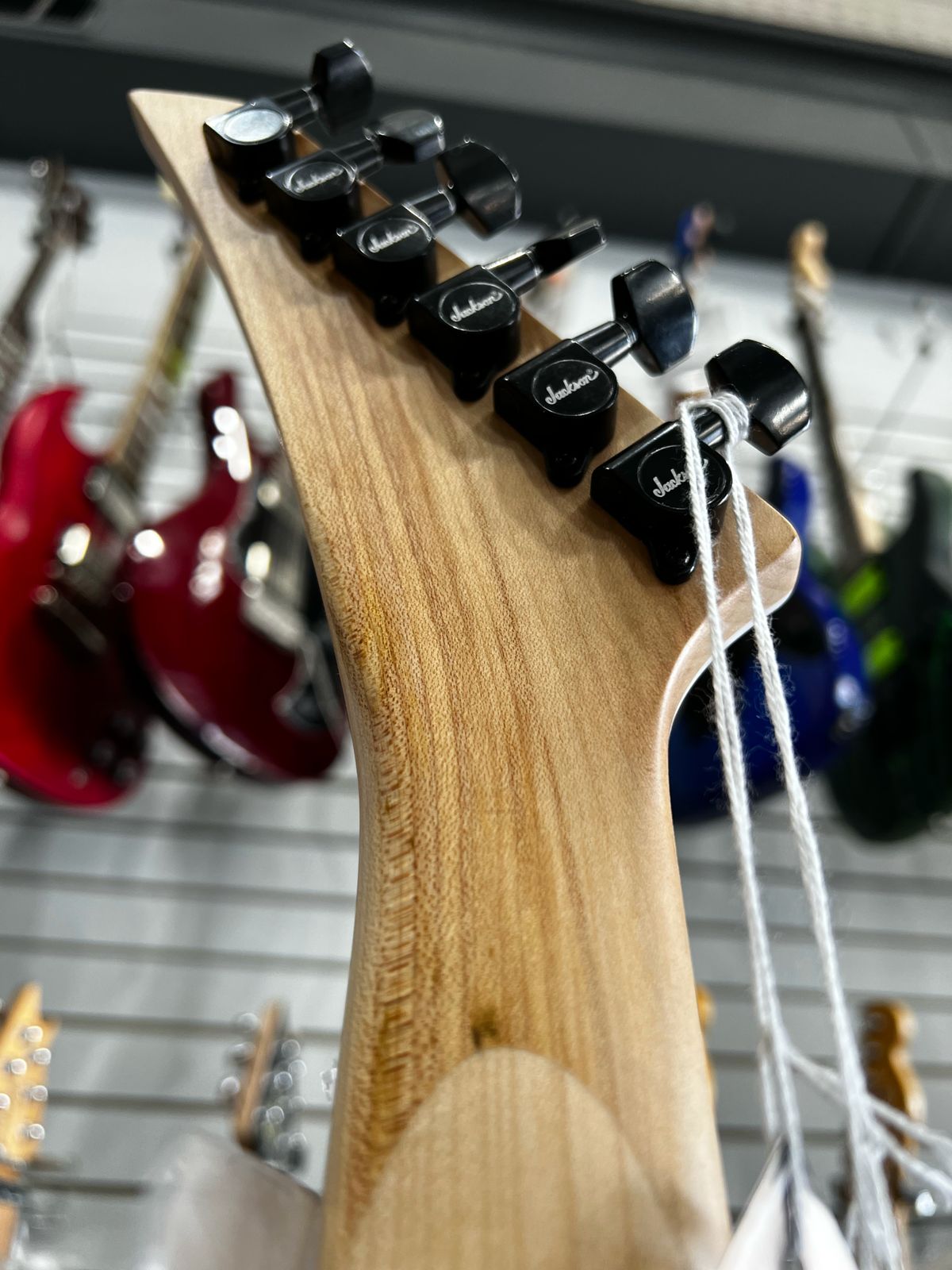 Jackson JS Series JS32T King V with Amaranth Fretboard 2019-Present - Gloss Black - Image 6