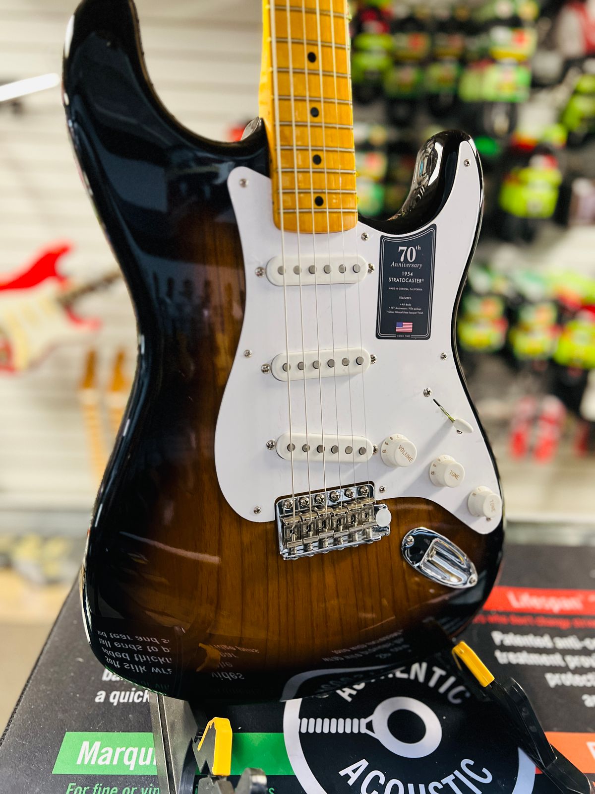 Fender 70th Anniversary American VIntage II '54 Stratocaster 2024-Present - 2-Color Sunburst - Image 2