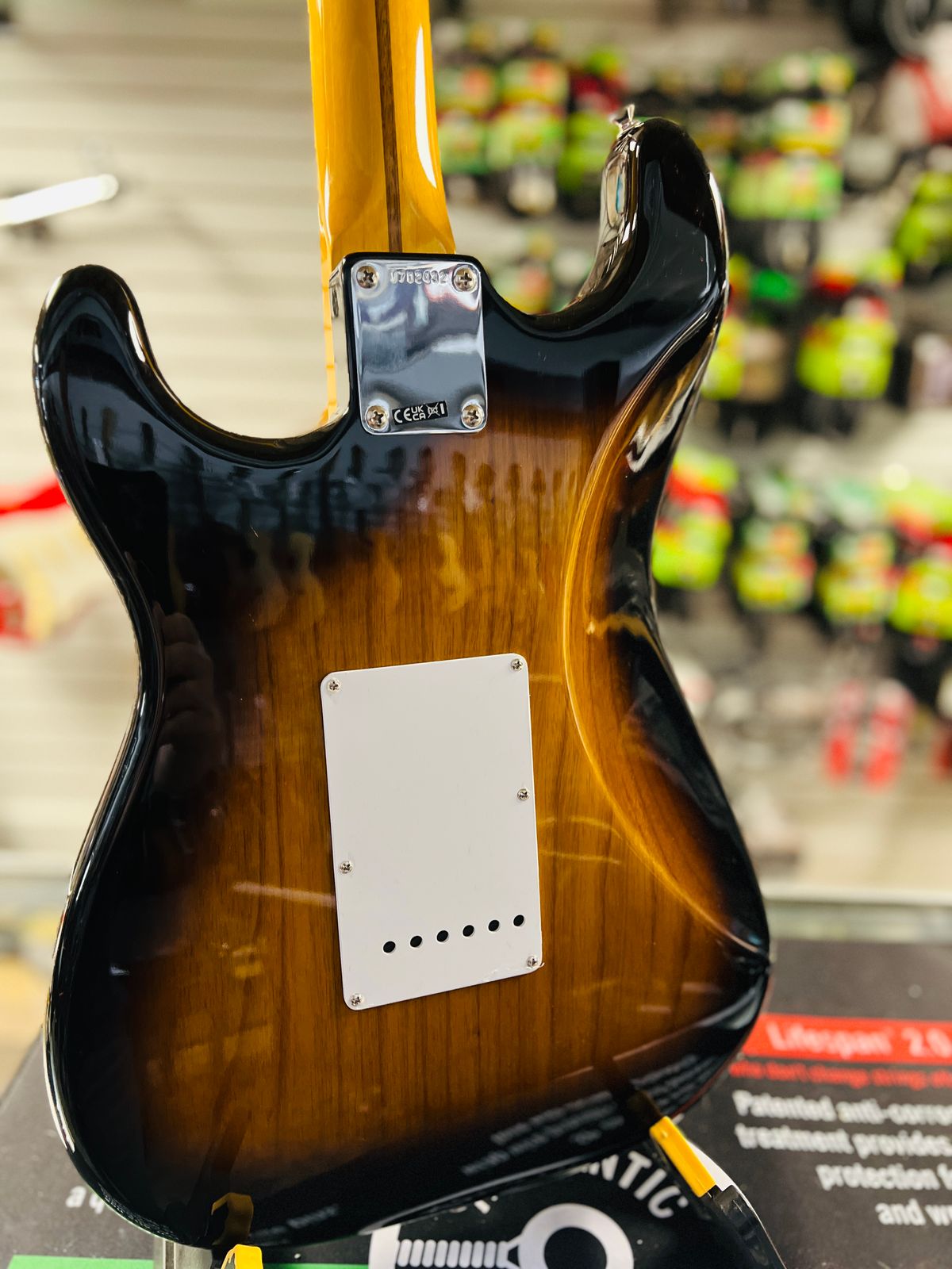 Fender 70th Anniversary American VIntage II '54 Stratocaster 2024-Present - 2-Color Sunburst - Image 6