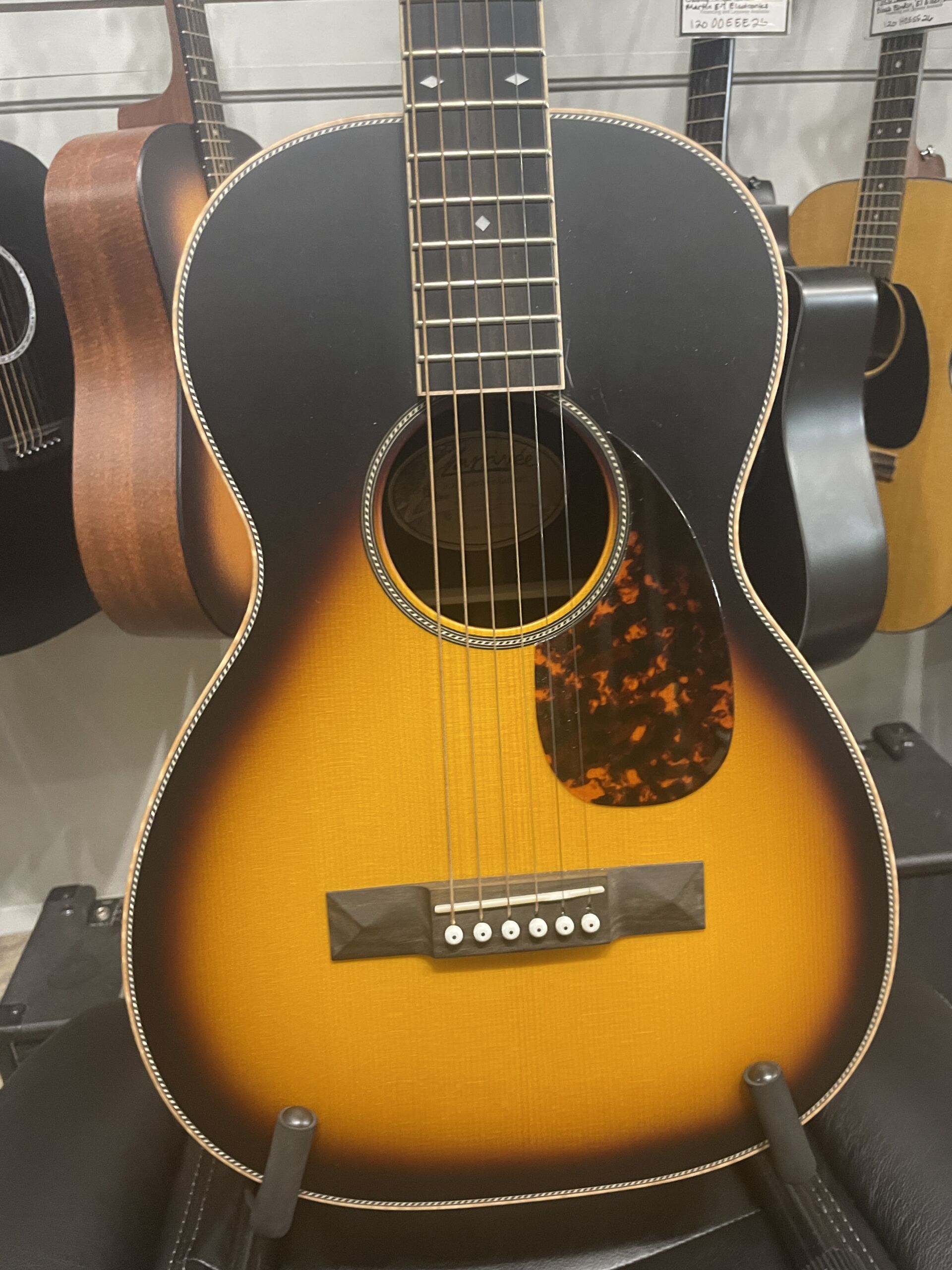 Larrivee O-40 Rosewood - Sunburst Special - Image 2