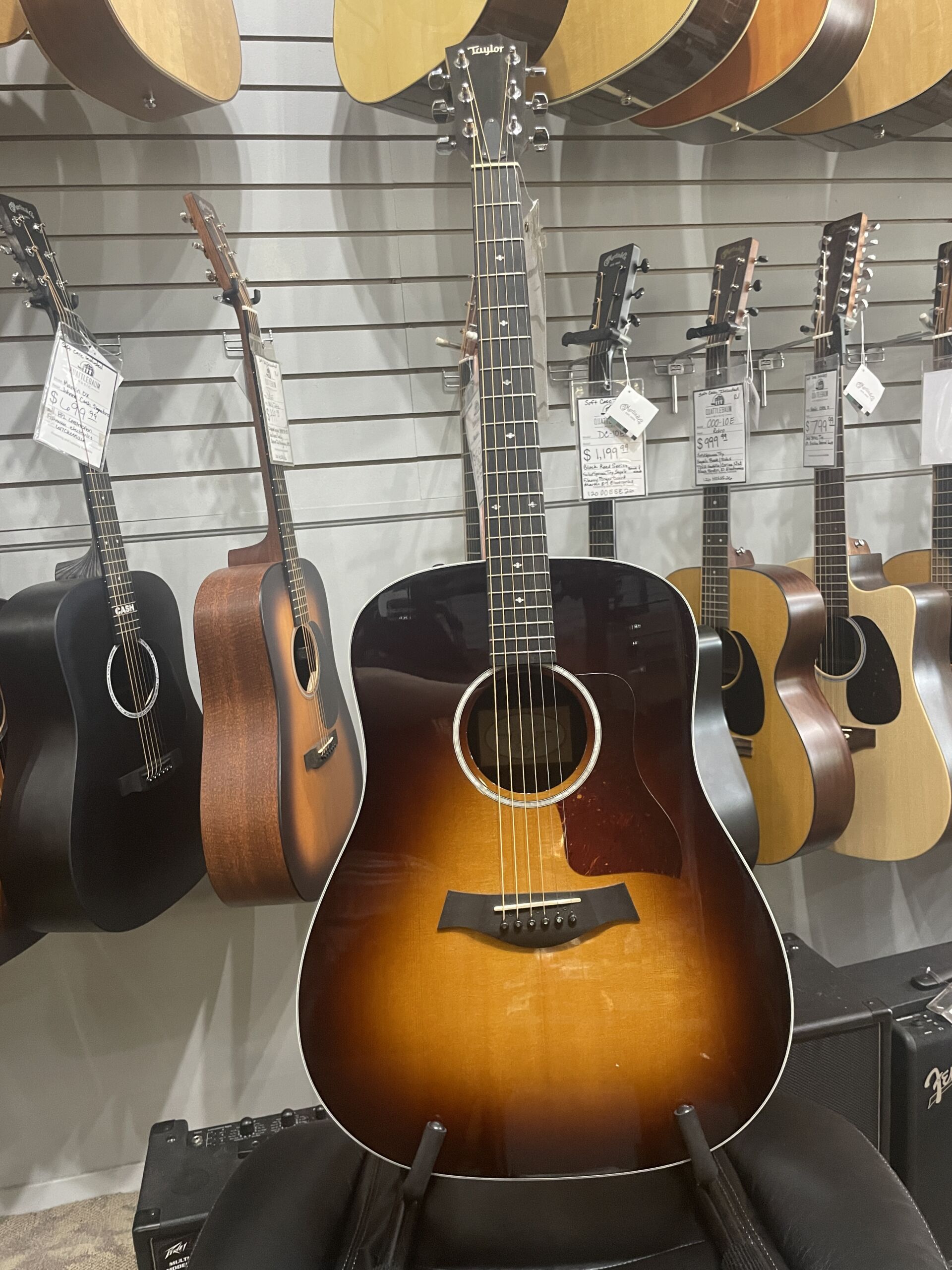 Taylor 210e-SB DLX 2015 - 2018 - Sunburst