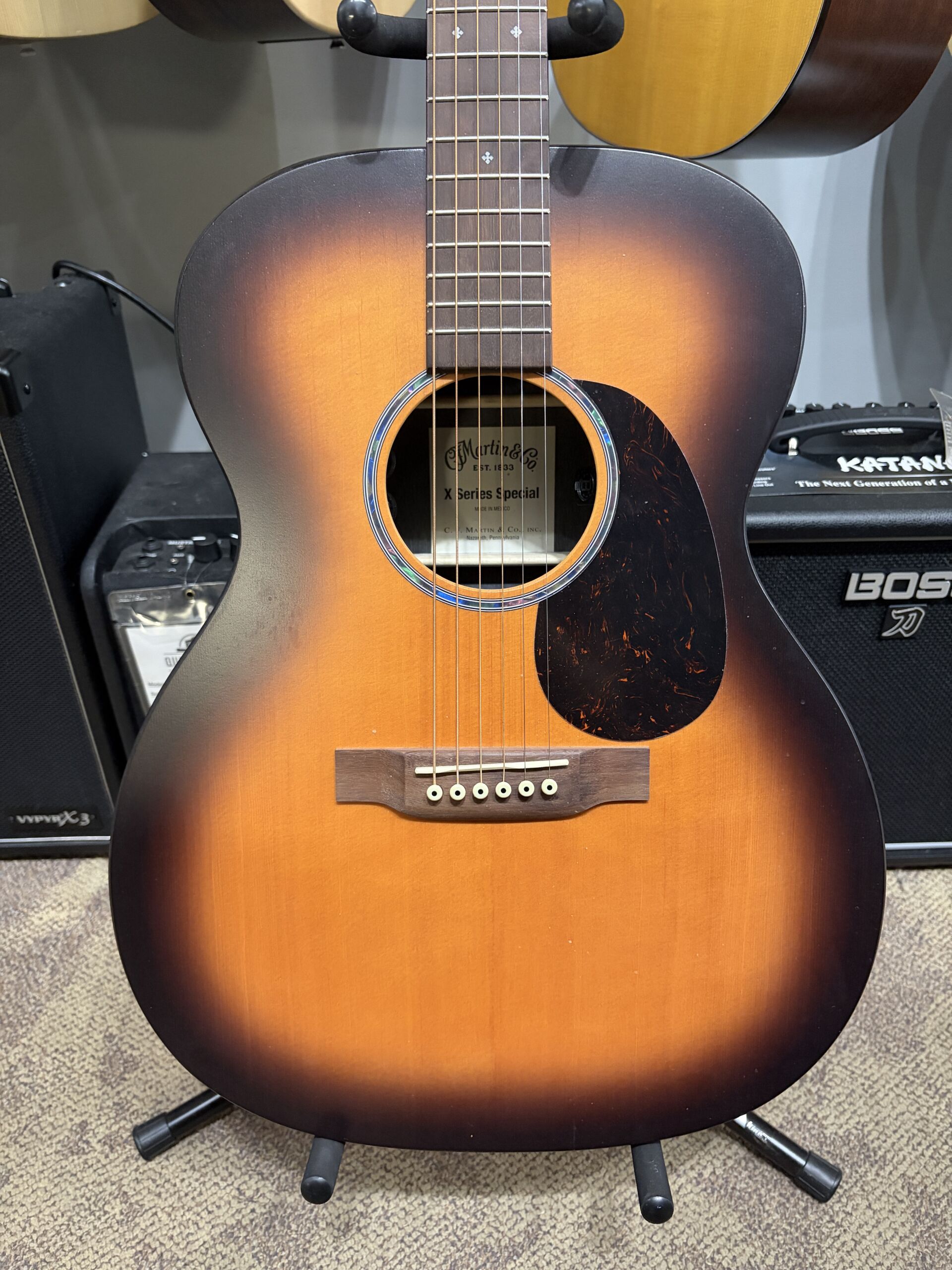 Martin 000 X2E Special 2026 - Sunburst - Image 2