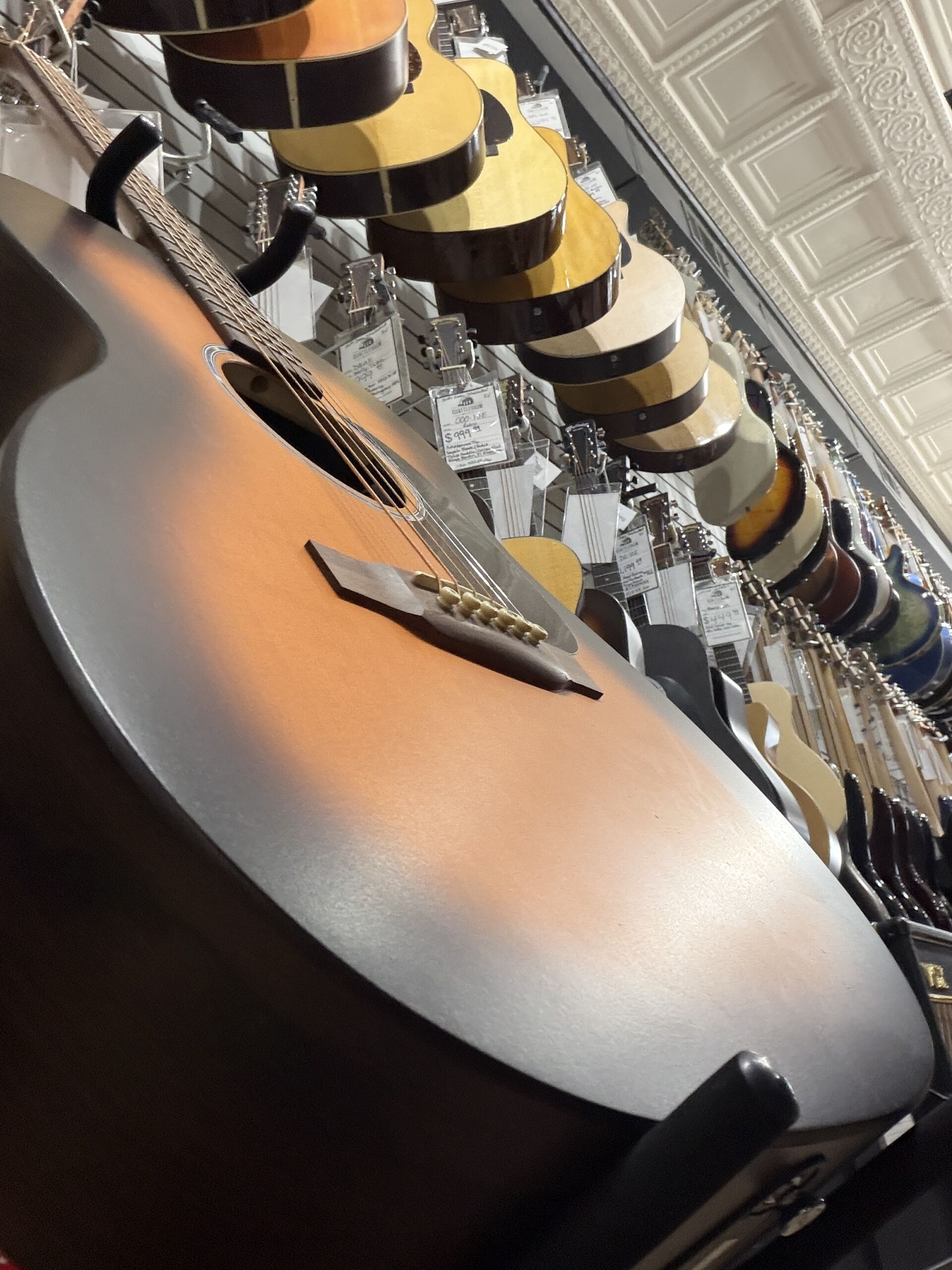 Martin 000 X2E Special 2026 - Sunburst - Image 3