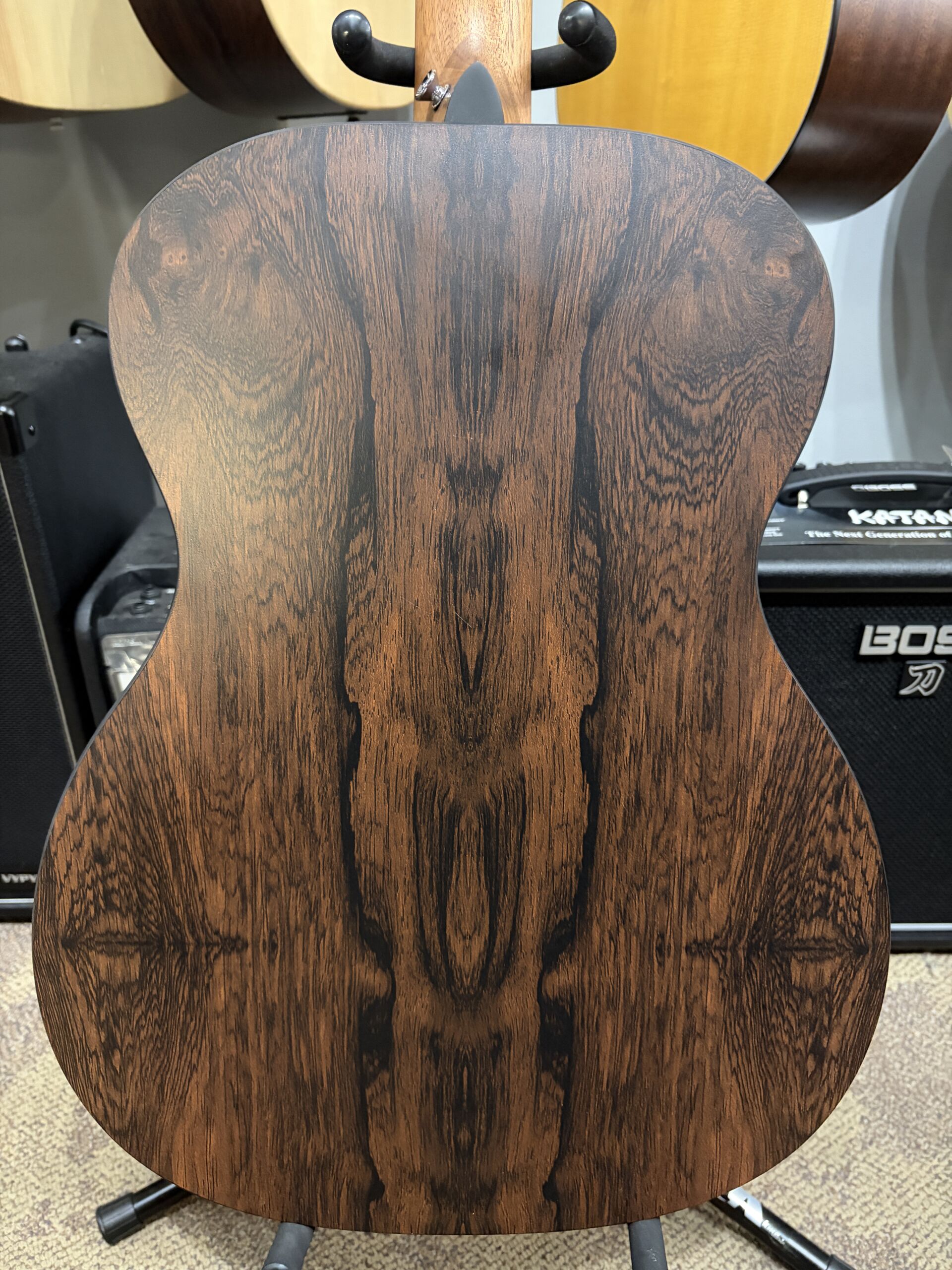 Martin 000 X2E Special 2026 - Sunburst - Image 8