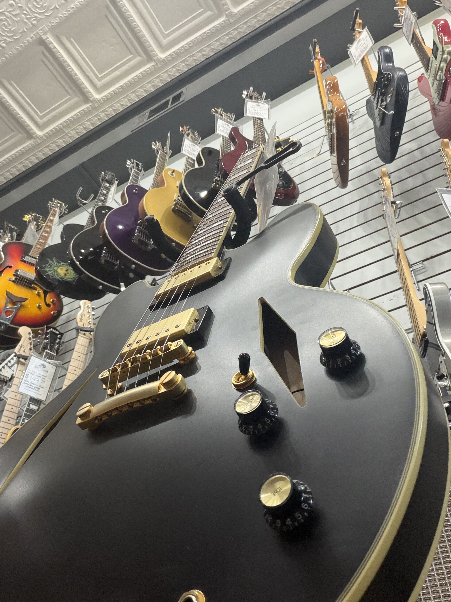 Pre-Owned - Epiphone Emily Wolfe Sheraton - Black - Image 4