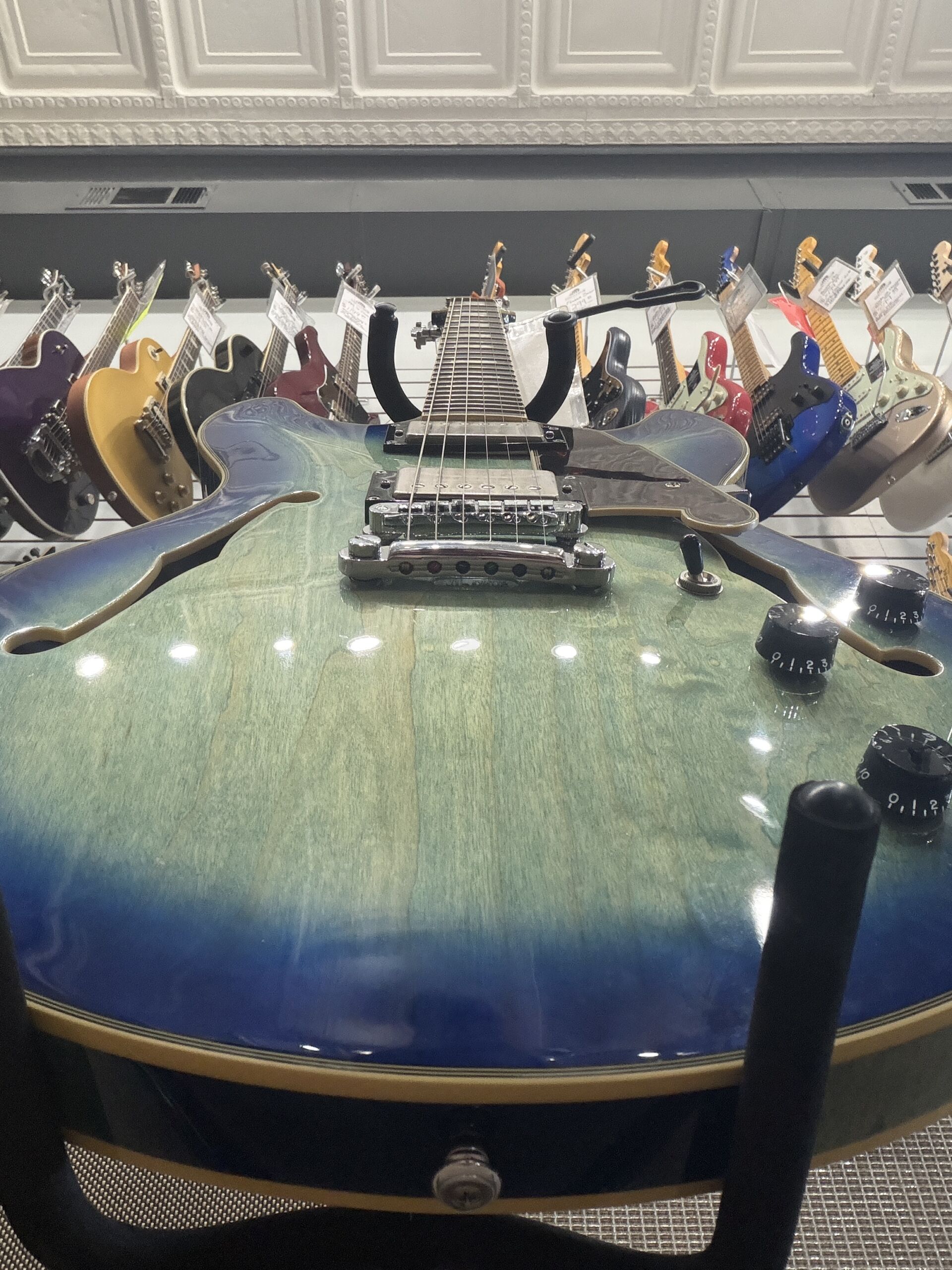 Pre-Owned - D'Angelico Premier DC Boardwalk - 2020 - Blue Burst - Image 5